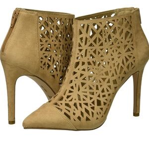 BCBGeneration Women's Hanie Fashion Boot, sand dollar